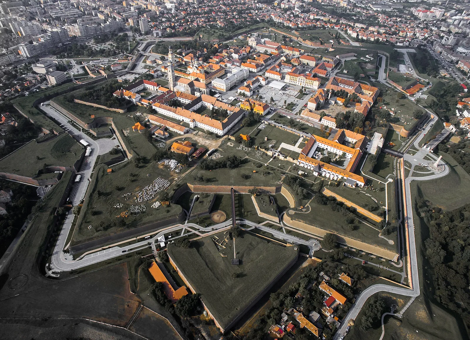 Cetatea Alba Carolina din Alba Iulia, vedere aeriană