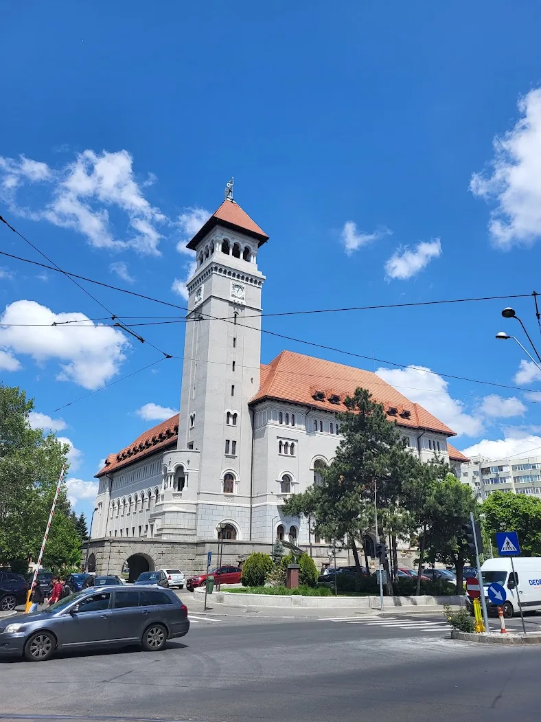 Fațada primăriei Sectorului 1 din București