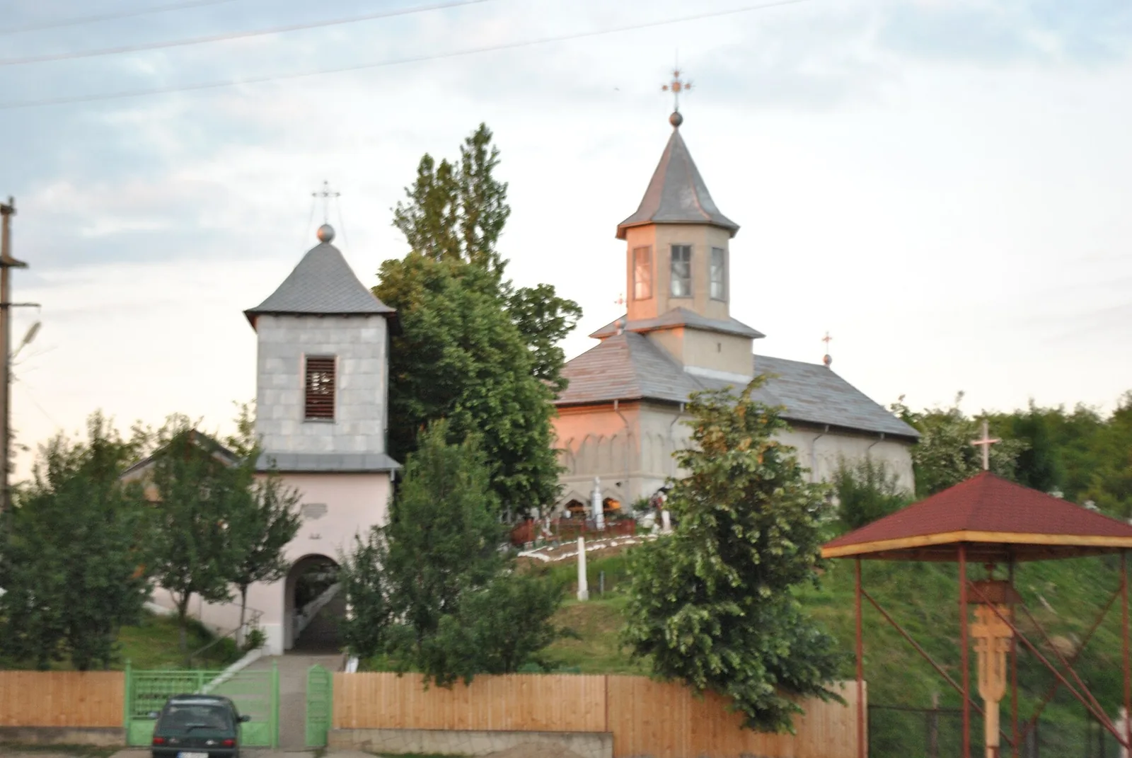 Biserica Sfinții Constantin și Elena din Mătești, comuna Săpoca