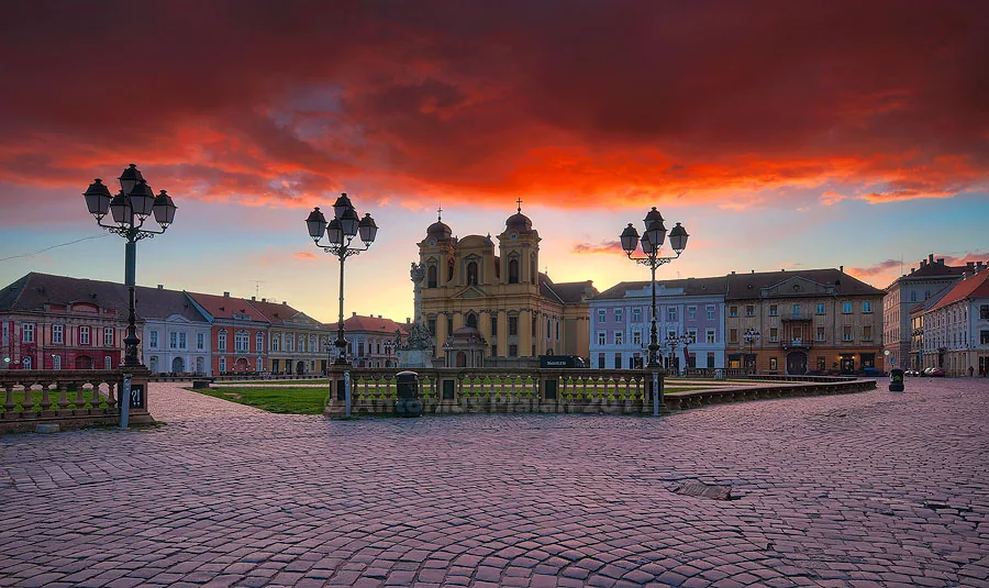 Piața Unirii din Timișoara la răsărit